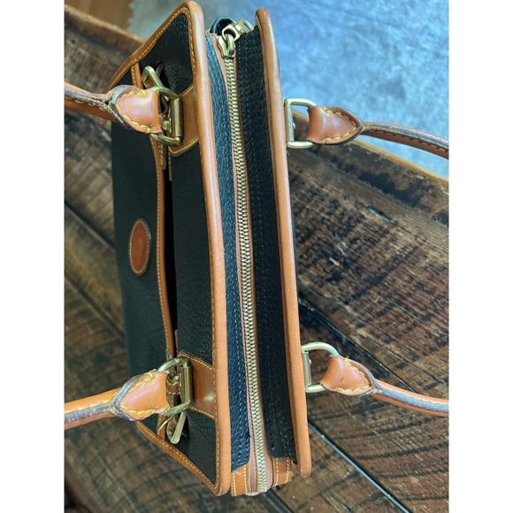 Vintage Dooney & Bourke Tan & Black Pebble Leather Bag/purse - Picture 10 of 17